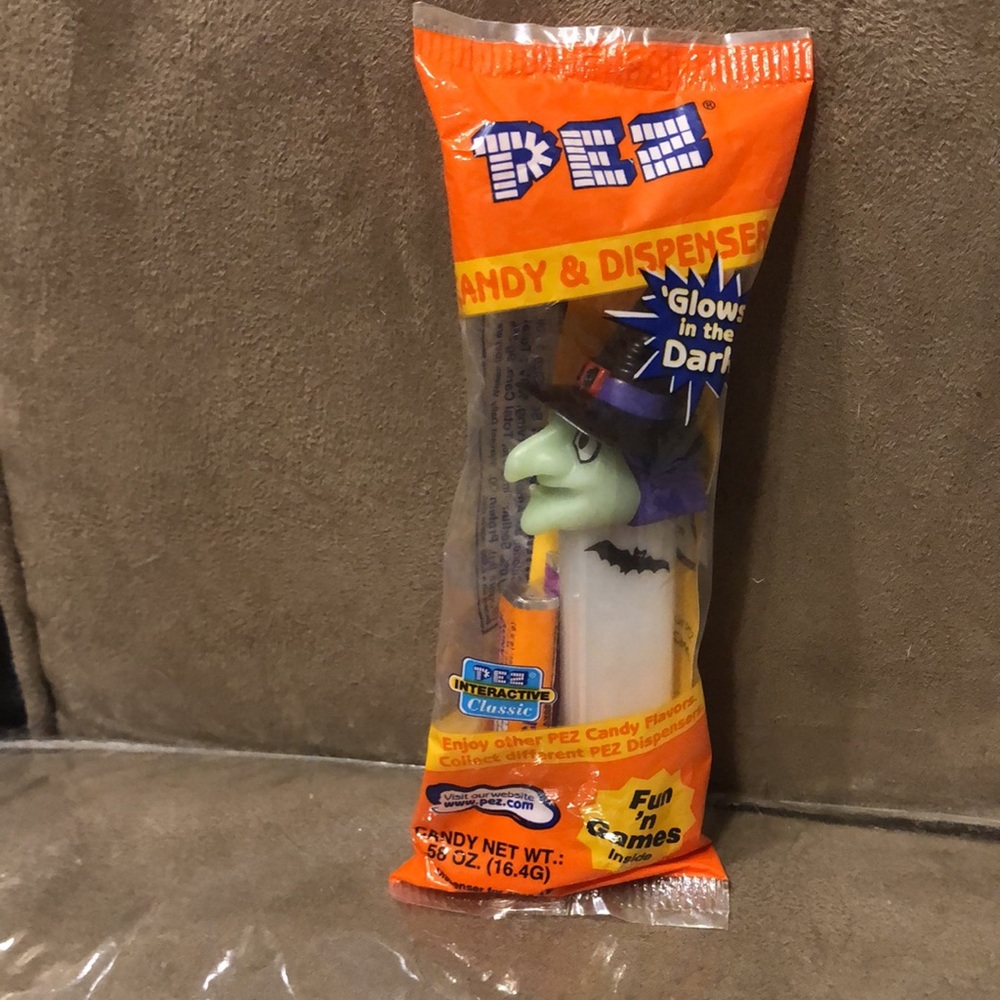 PEZ Vintage Halloween Witch Candy & Dispenser 🧙‍♀️